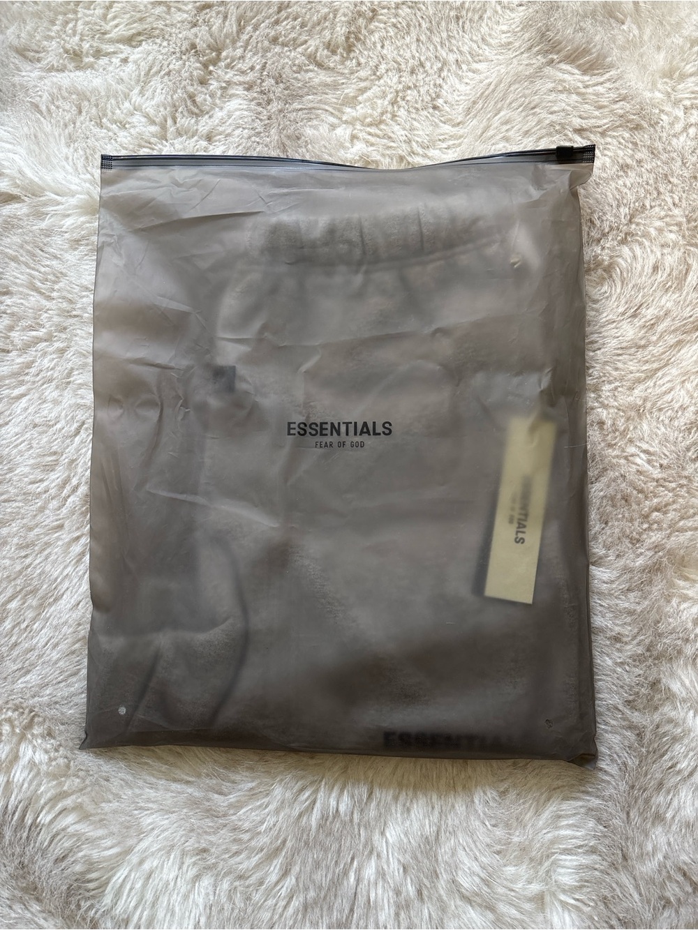 Fear of God ESSENTIALS Men’s Sweatpants – Black